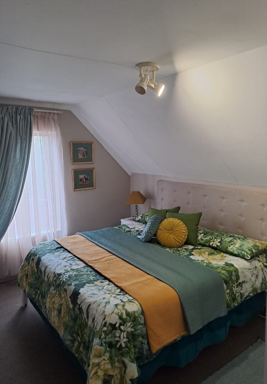 To Let 5 Bedroom Property for Rent in Fraaiuitsig Western Cape